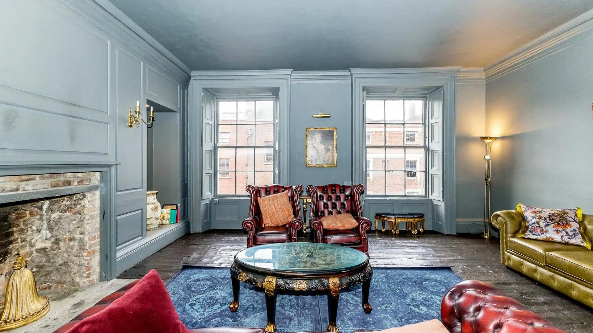 Leinster Apartment, 7 Henrietta Street, Dublin City Centre Apartment